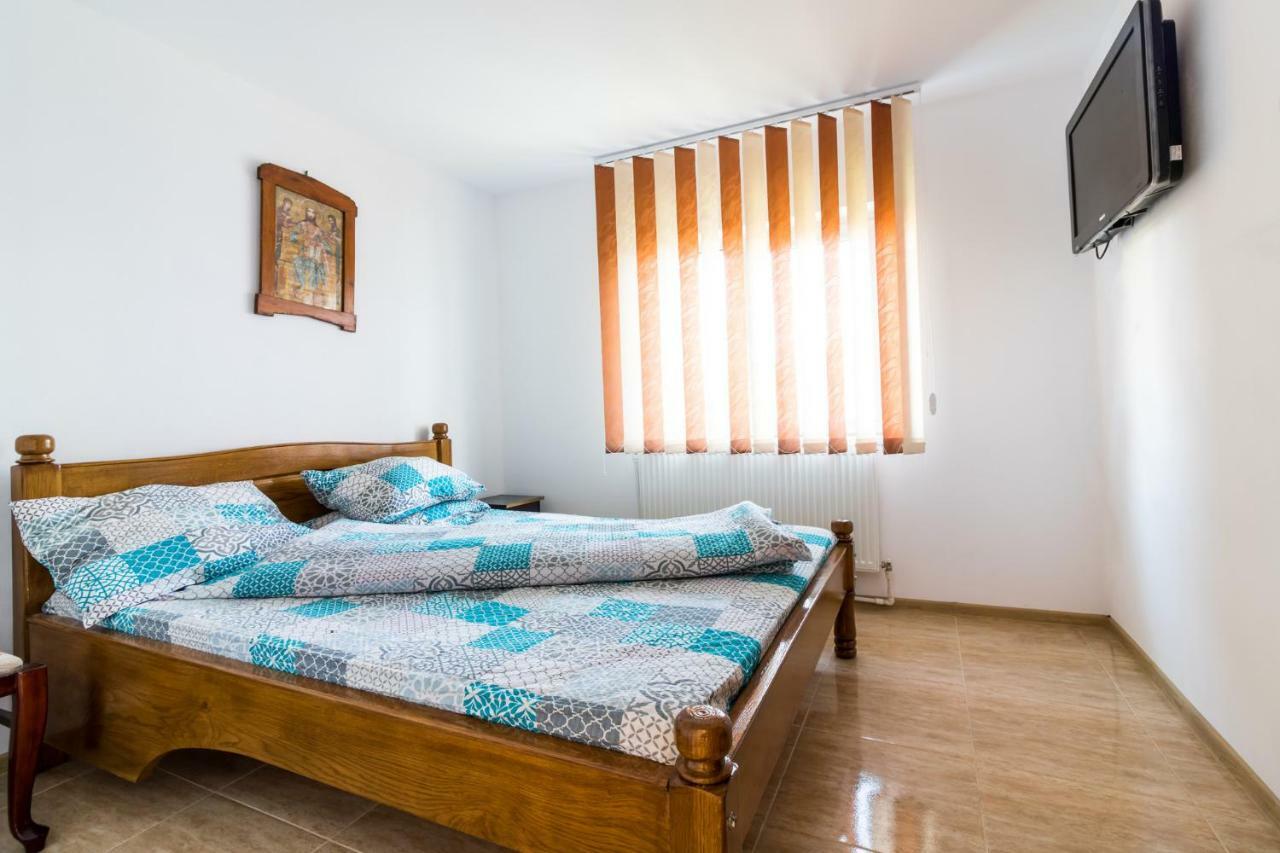 Casa De Vacanta Jeny โนวาชิ-สเตรยนี ภายนอก รูปภาพ