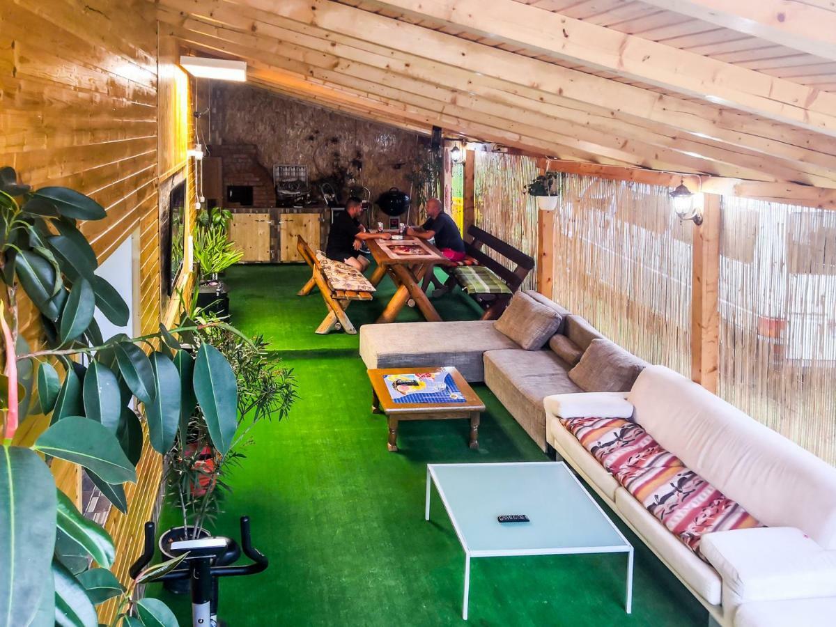Casa De Vacanta Jeny โนวาชิ-สเตรยนี ภายนอก รูปภาพ