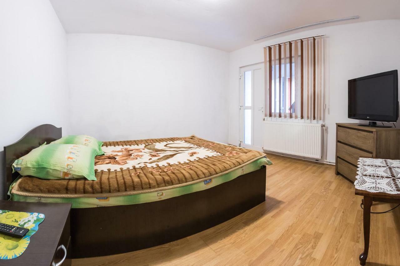 Casa De Vacanta Jeny โนวาชิ-สเตรยนี ภายนอก รูปภาพ