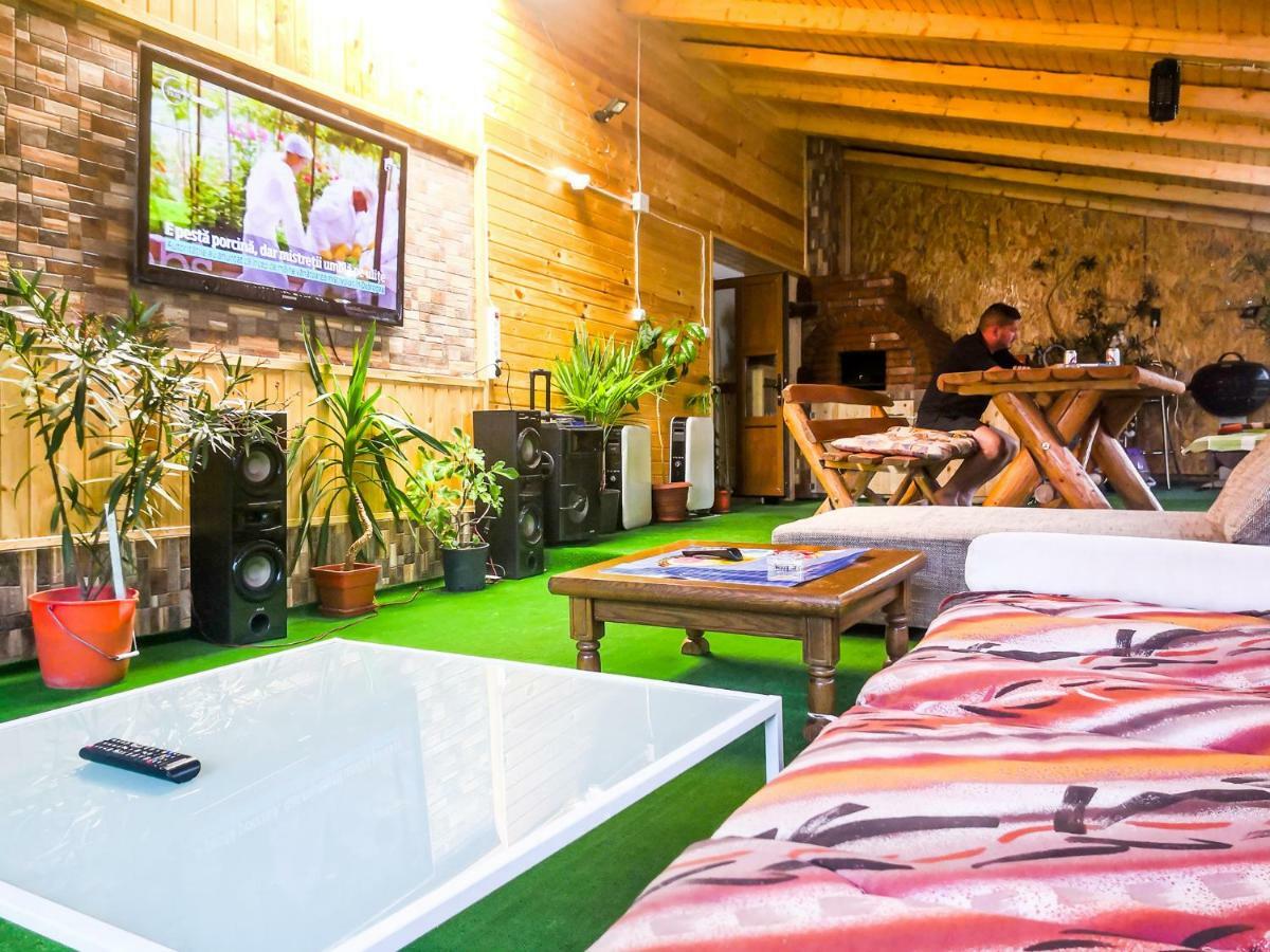 Casa De Vacanta Jeny โนวาชิ-สเตรยนี ภายนอก รูปภาพ