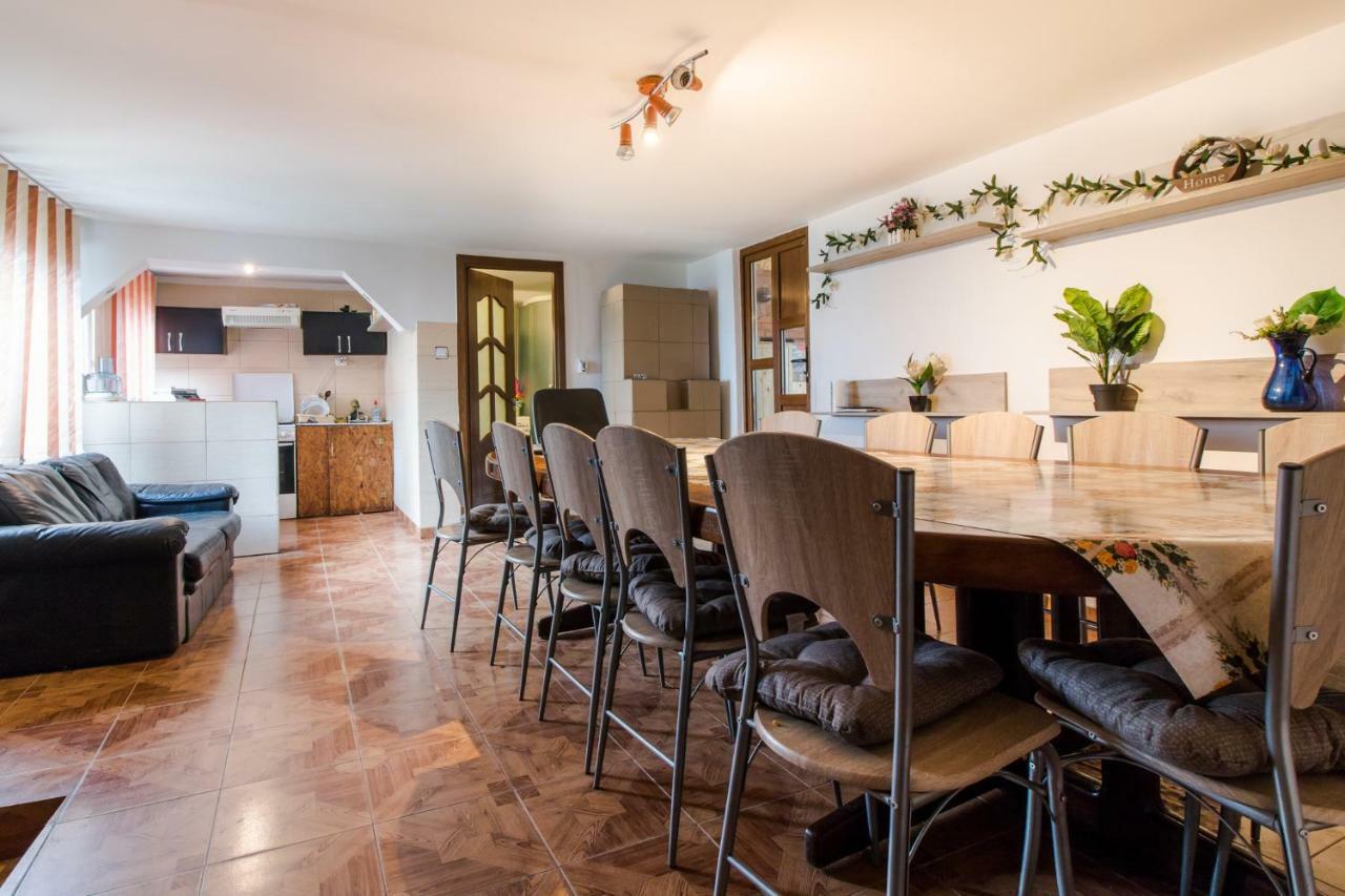 Casa De Vacanta Jeny โนวาชิ-สเตรยนี ภายนอก รูปภาพ